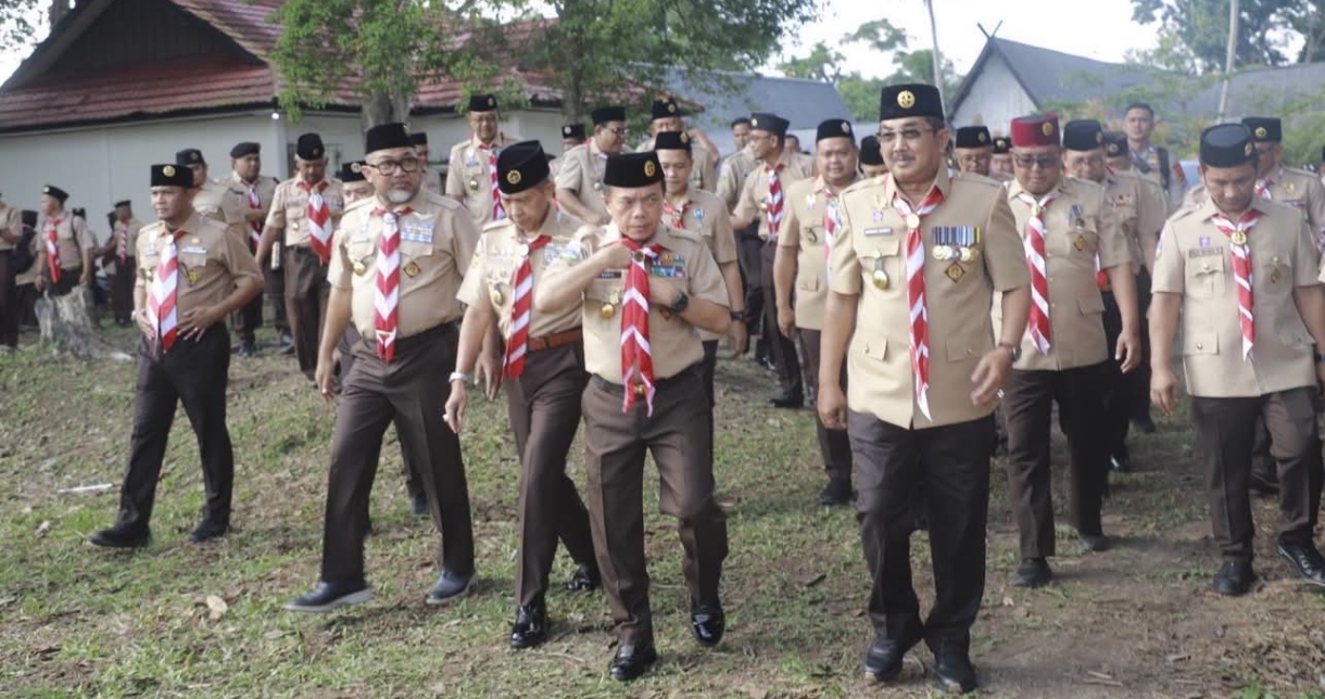 Bupati Anwar Sadat Apresiasi dan Semangati 48 Anggota Kontingen Kwarcab Tanjab Barat
