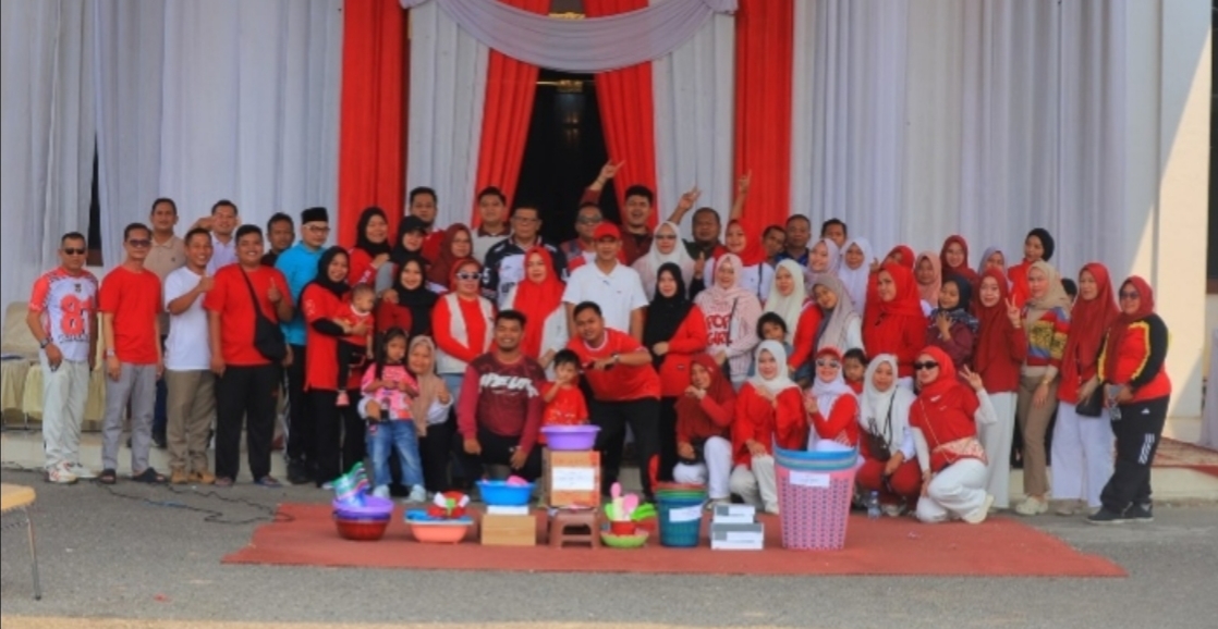 Semarak HUT RI ke-81, Sekretariat DPRD Muaro Jambi Gelar Lomba Joget Antarpegawai