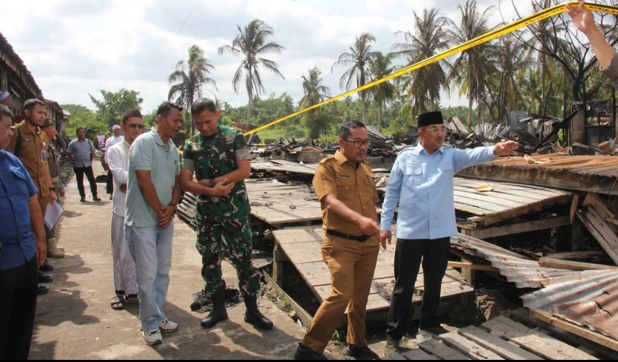 Bupati Anwar Sadat Tinjau Lokasi Kebakaran Asrama Pesantren Al Baqiyatus Shalihat