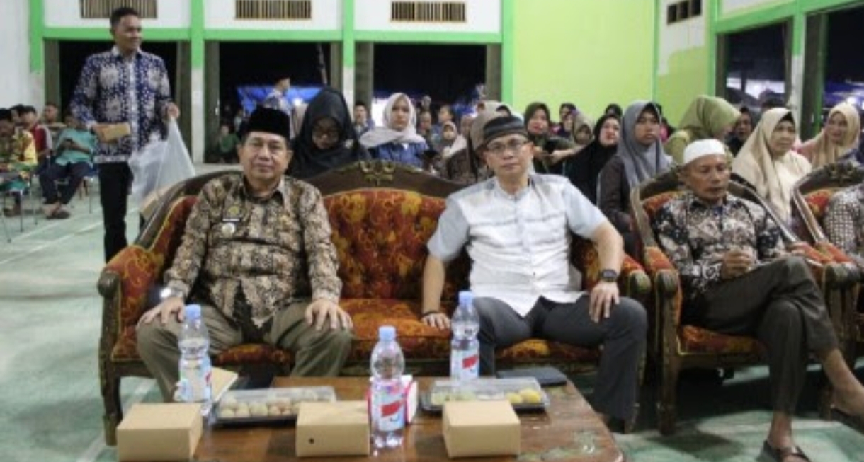Wakil Ketua DPRD Muaro Jambi, Jurjani. Hadiri Malam Puncak HUT Desa Sekernan ke-124
