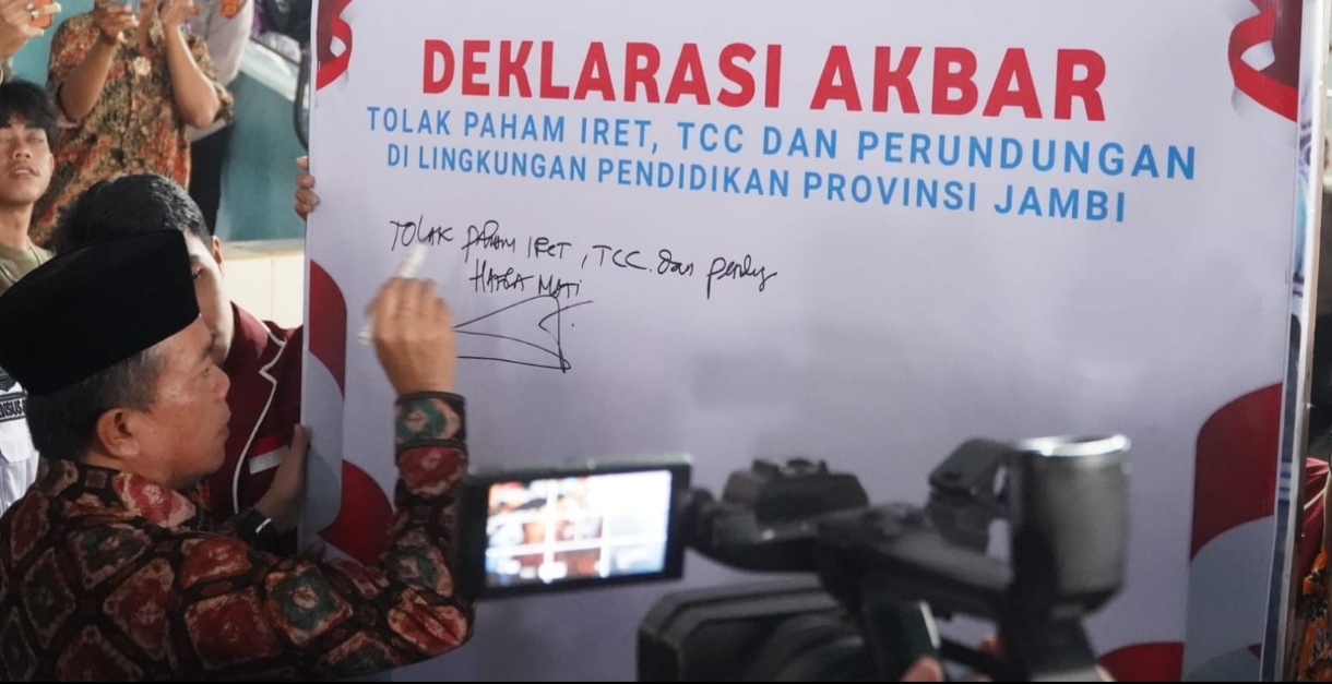 Gubernur Jambi Hadiri Langsung Deklarasi Akbar Penolakan Terhadap Paham IRET, TCC Serta Aksi Perundungan 