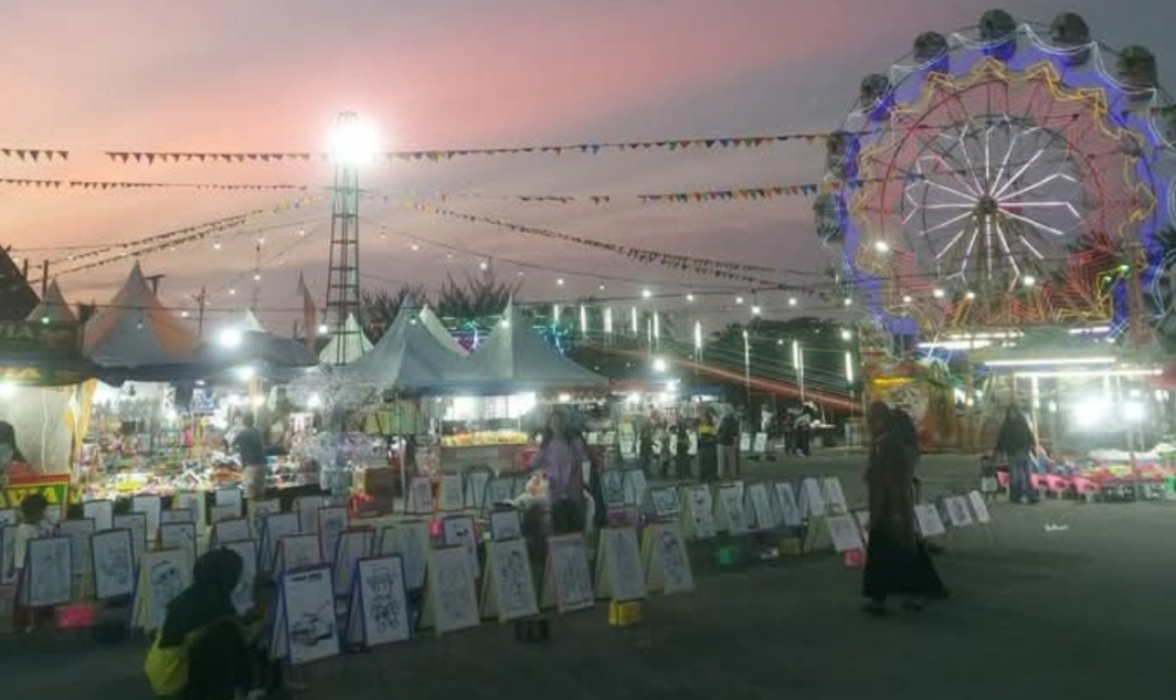 HUT Ke - 4, PKL - UM Gelar Pasar Malam Spektakuler