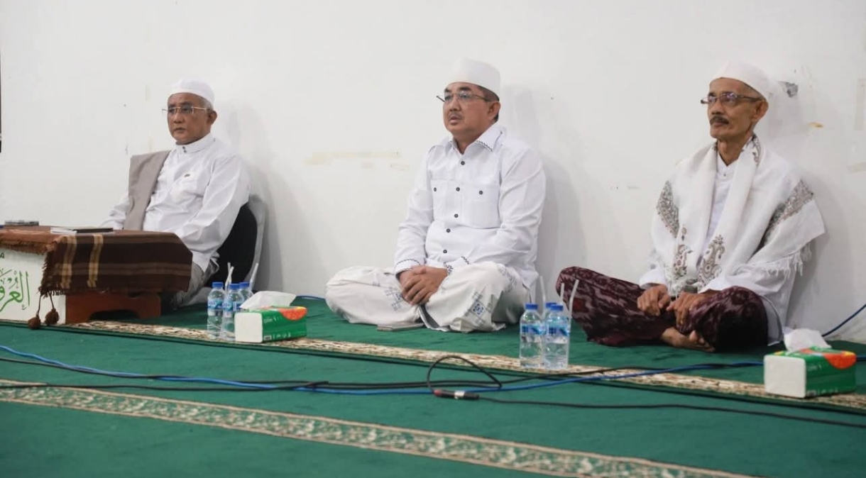 Bupati Tanjab Barat Hadiri Haul Hj. Siti Fatimah di Ponpes Al-Baqiyatush Shalihat Kuala Tungkal
