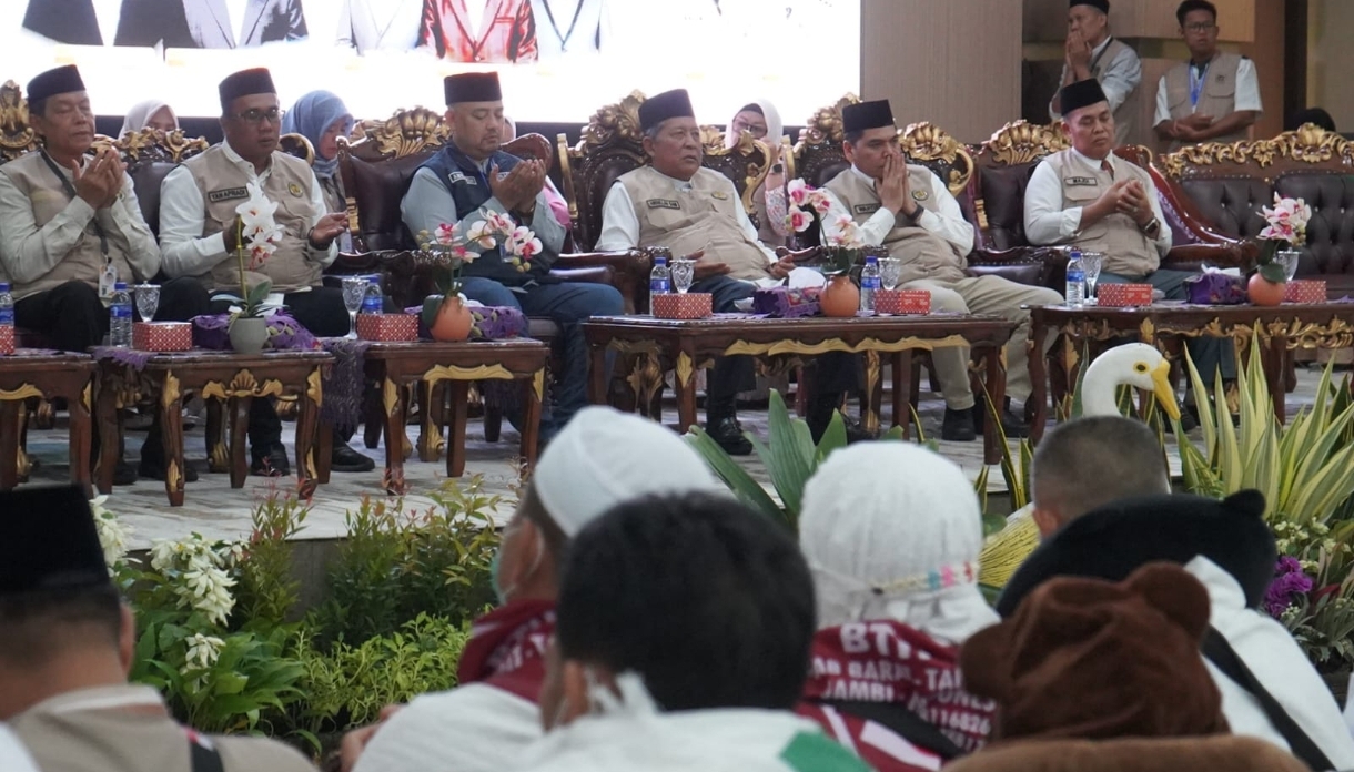 Lepas 443 Jamaah Calon Haji Provinsi Jambi Kloter BTH 21, pesan Wagub Sani: Jaga Kesabaran dan Keikhlasan