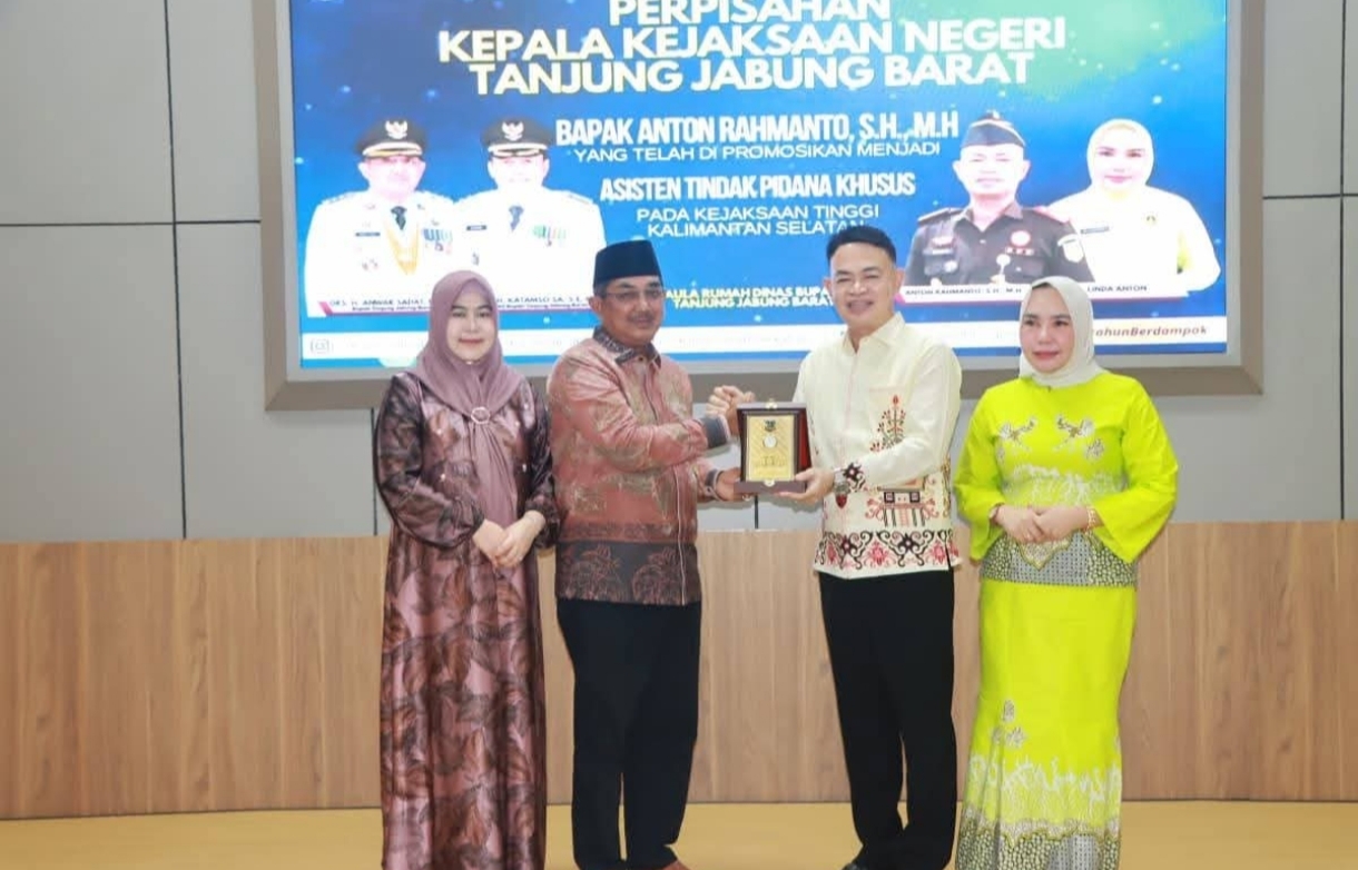 Pemkab Tanjab Barat Gelar Malam Perpisahan Kajari Anton Rahmanto, Penuh Haru dan Apresiasi