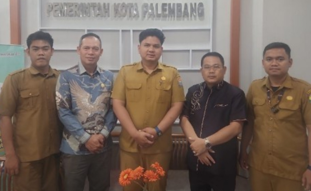 Wakil Ketua II DPRD Muaro Jambi, Jurjani, Hadiri Malam Puncak HUT Desa Sekernan ke-124