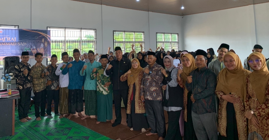 Hadiri Peringatan Isra Miraj di SMA 16 Muaro Jambi, Junaidi Nainggolan Ajak Siswa Teladani Akhlak Rasulullah