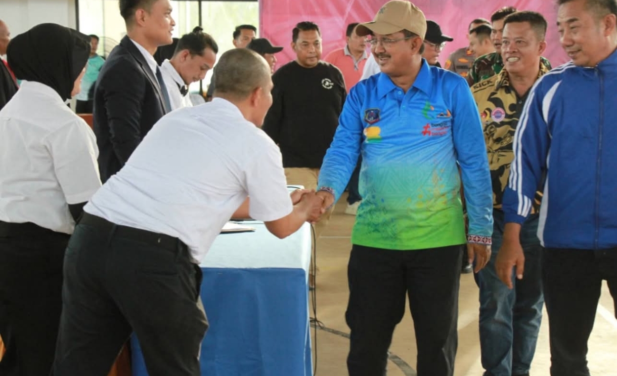Bupati Anwar Sadat Resmi Buka Kejurprov Kick Boxing Jambi 2025: Tanjab Barat Dipuji Punya Sarpras Terbaik se-Provinsi