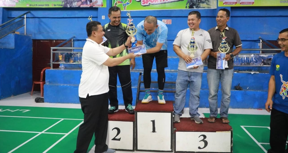 Wabup Katamso Tutup Turnamen Bulutangkis Berkah Madani Cup 2026