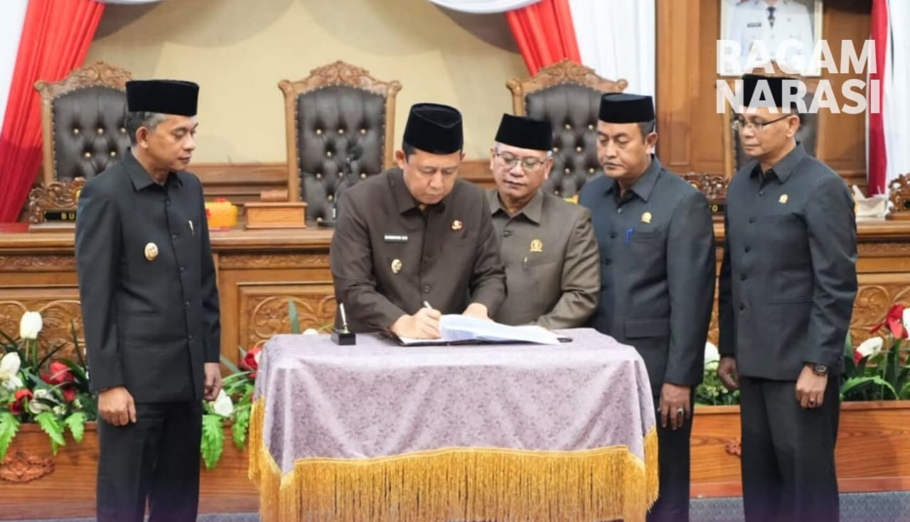 Bupati Hadiri Paripurna Persetujuan dan Penanda Tanganan KUA dan PPAS T.A 2026 dan KUA dan PPAS Perubahan 2025 