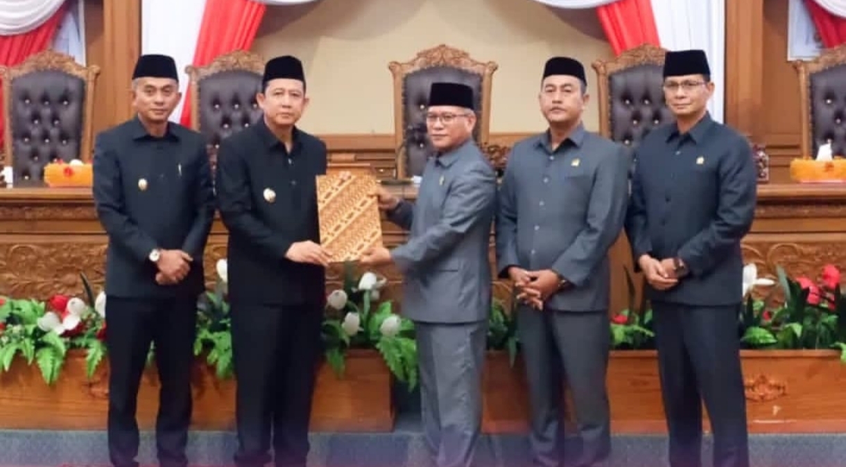 DPRD Muaro Jambi Gelar Paripurna Agenda Penandatanganan Nota Kesepakatan Empat Ranperda